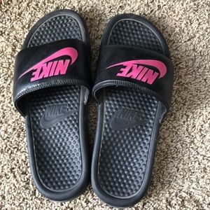 Nike women’s slides. Size 7